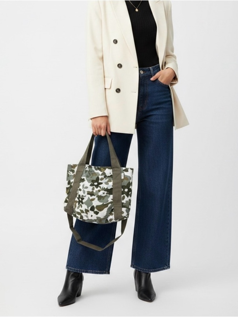 AHAVA Leaf Print Tote Bag